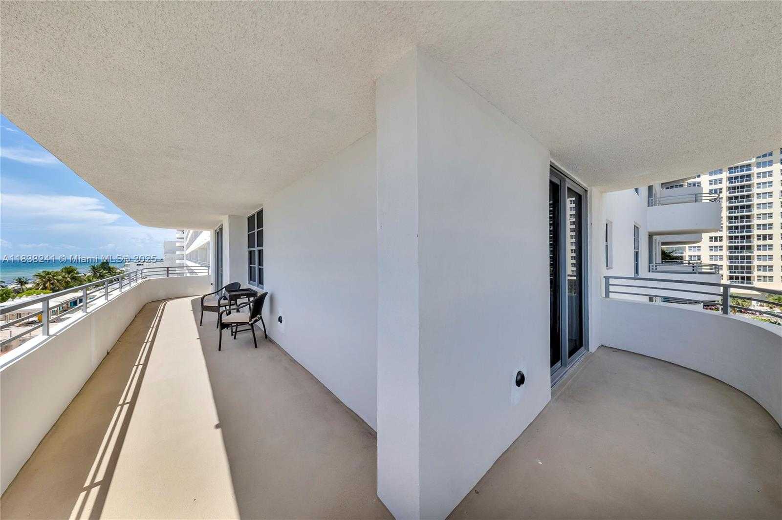 Small Image of 5555 COLLINS AVE #6D, Miami Beach Number 7