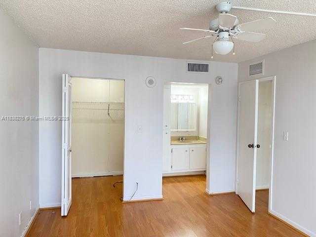 Small Image of 16919 NORTH BAY RD #919, Sunny Isles Beach Number 23