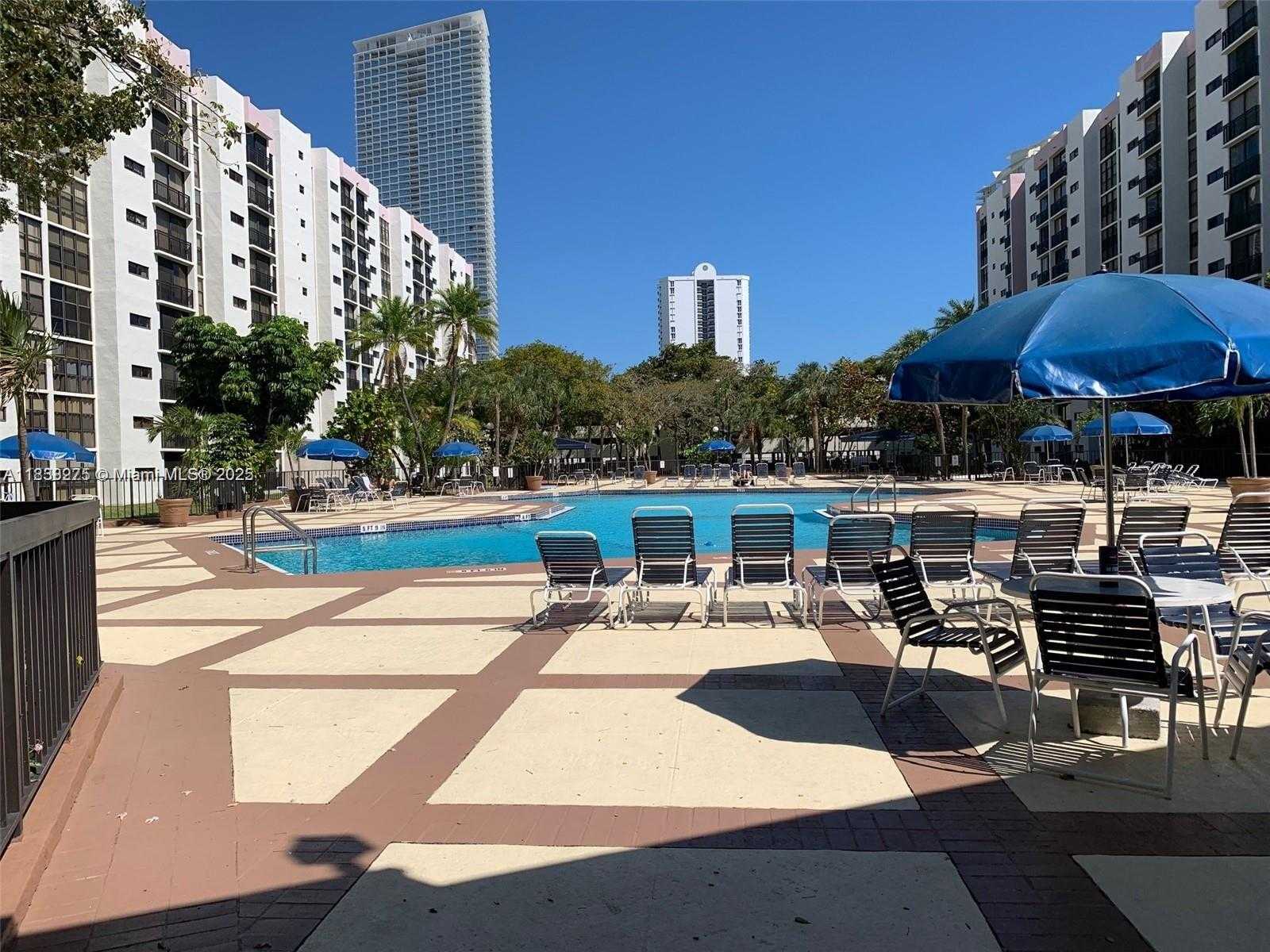Small Image of 16919 NORTH BAY RD #919, Sunny Isles Beach Number 3