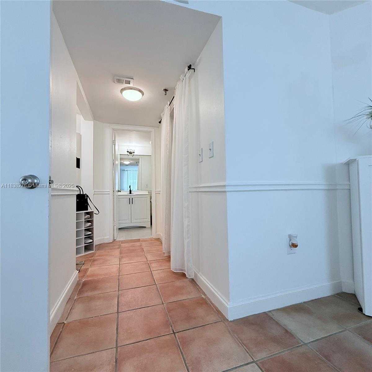Small Image of 5880 COLLINS AVE #303, Miami Beach Number 10