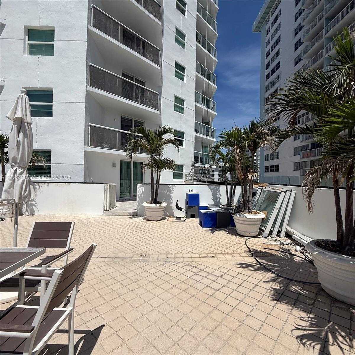 Small Image of 5880 COLLINS AVE #303, Miami Beach Number 13