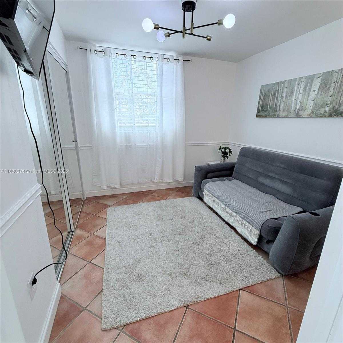 Small Image of 5880 COLLINS AVE #303, Miami Beach Number 14