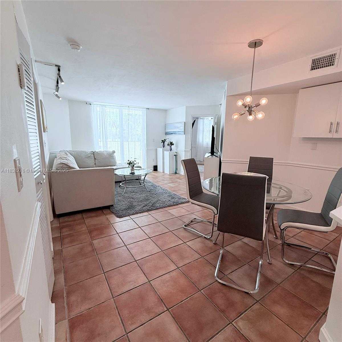 Small Image of 5880 COLLINS AVE #303, Miami Beach Number 7