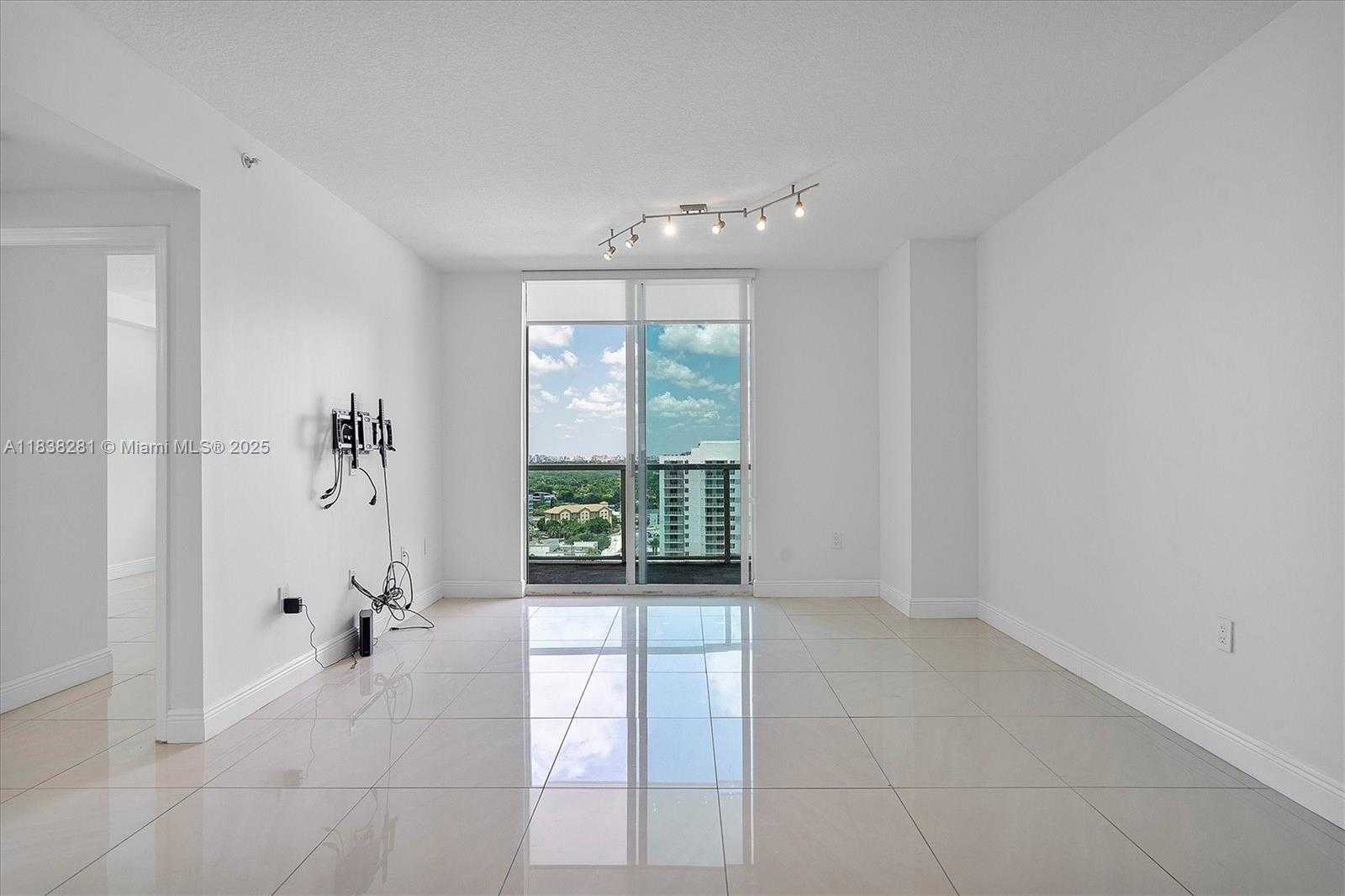 Small Image of 1250 SOUTH MIAMI AVE #2105, Miami Number 13