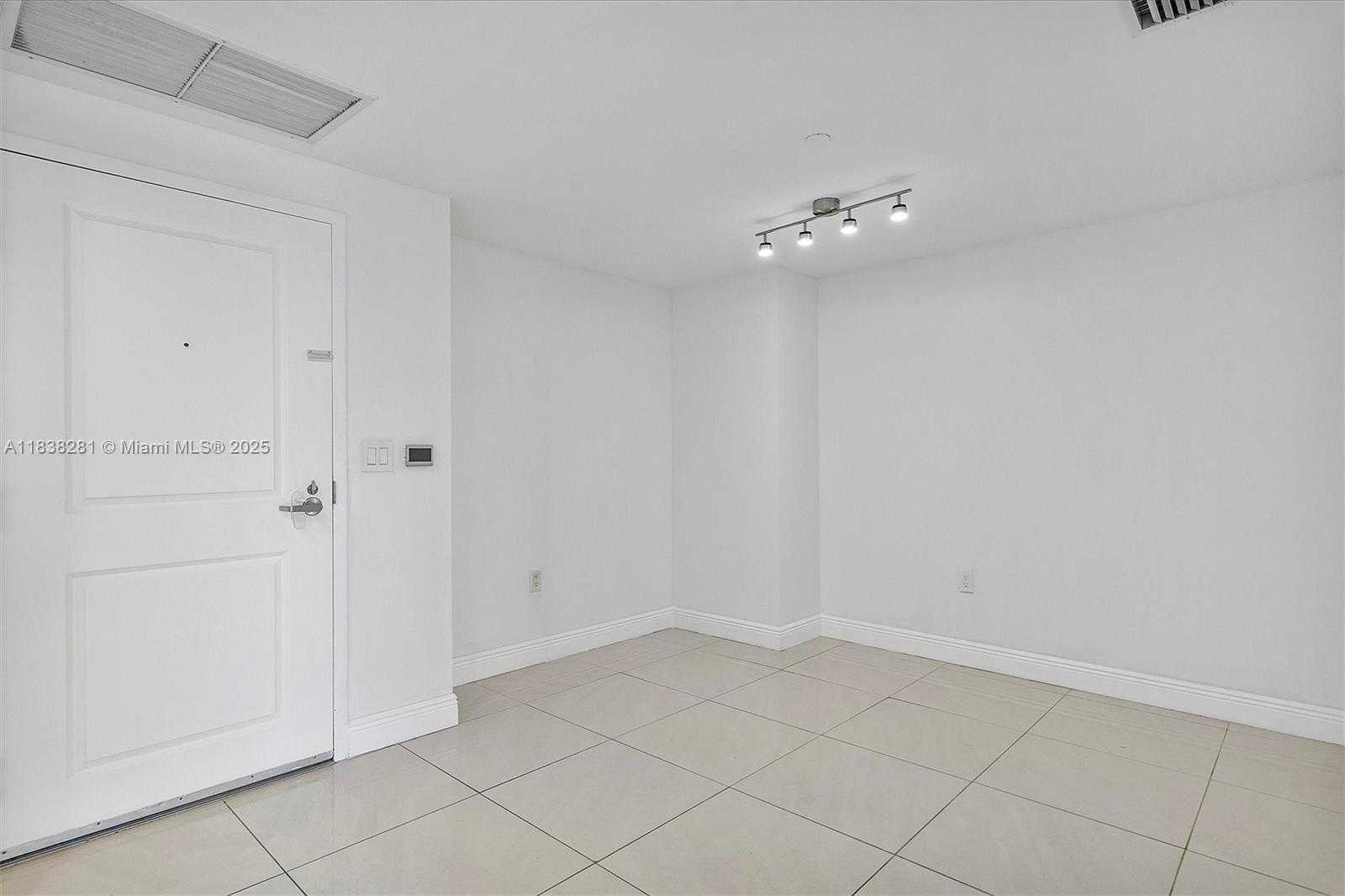 Small Image of 1250 SOUTH MIAMI AVE #2105, Miami Number 29