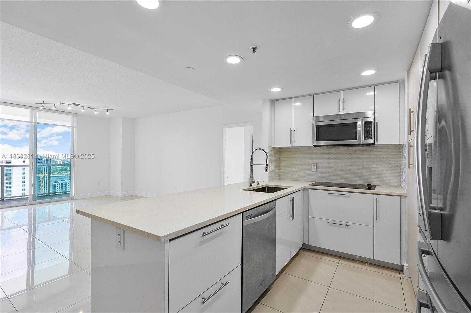Small Image of 1250 SOUTH MIAMI AVE #2105, Miami Number 3