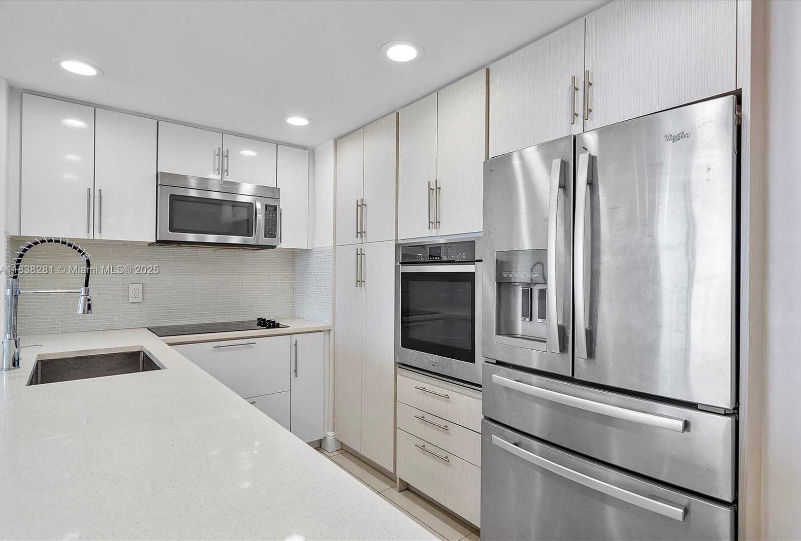 Small Image of 1250 SOUTH MIAMI AVE #2105, Miami Number 4