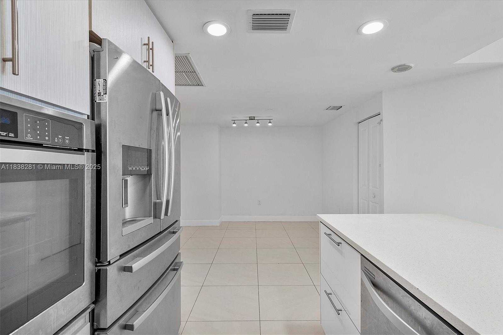 Small Image of 1250 SOUTH MIAMI AVE #2105, Miami Number 6