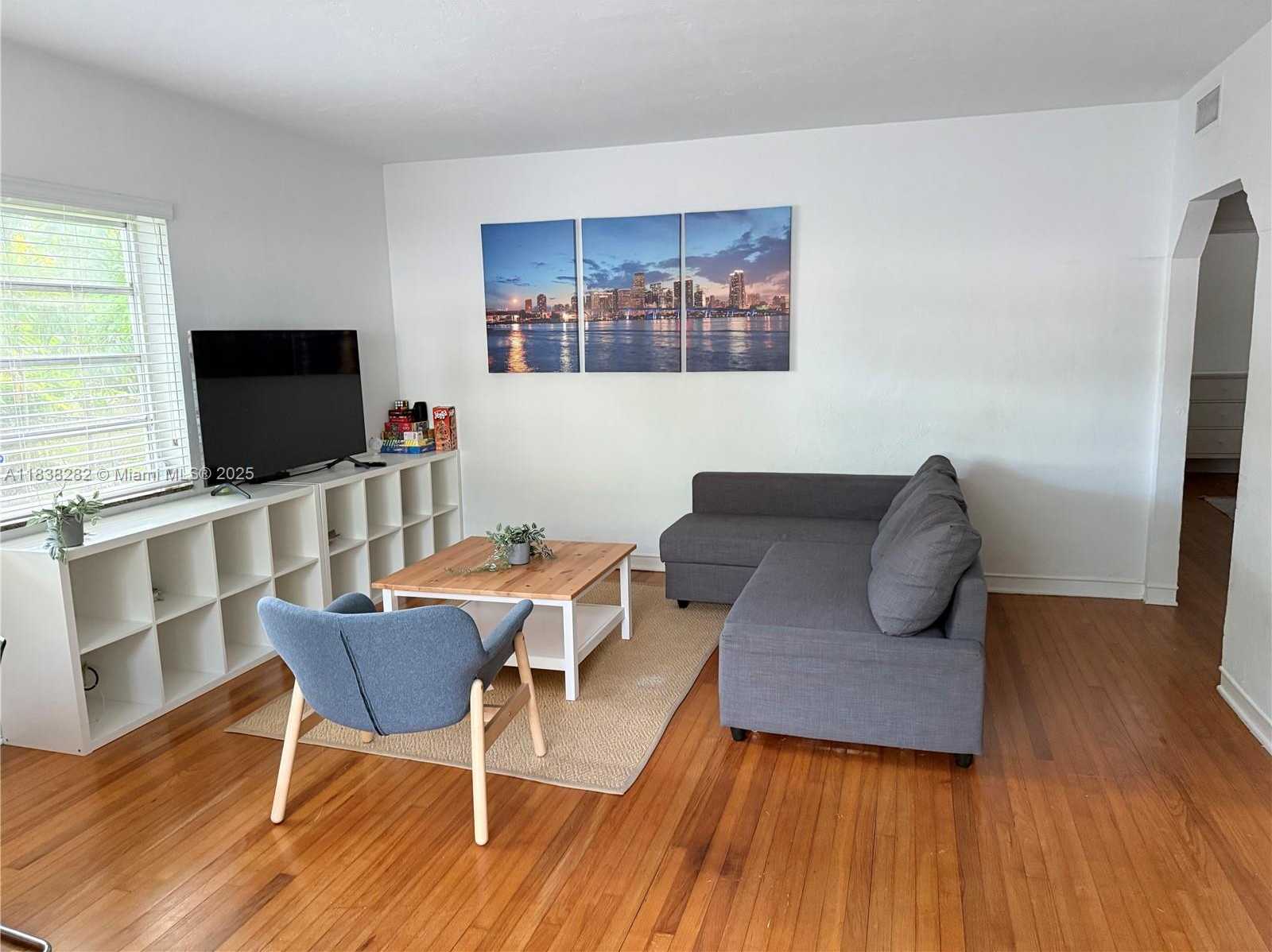 Small Image of 3909 PONCE DE LEON BLVD #2, Coral Gables Number 12