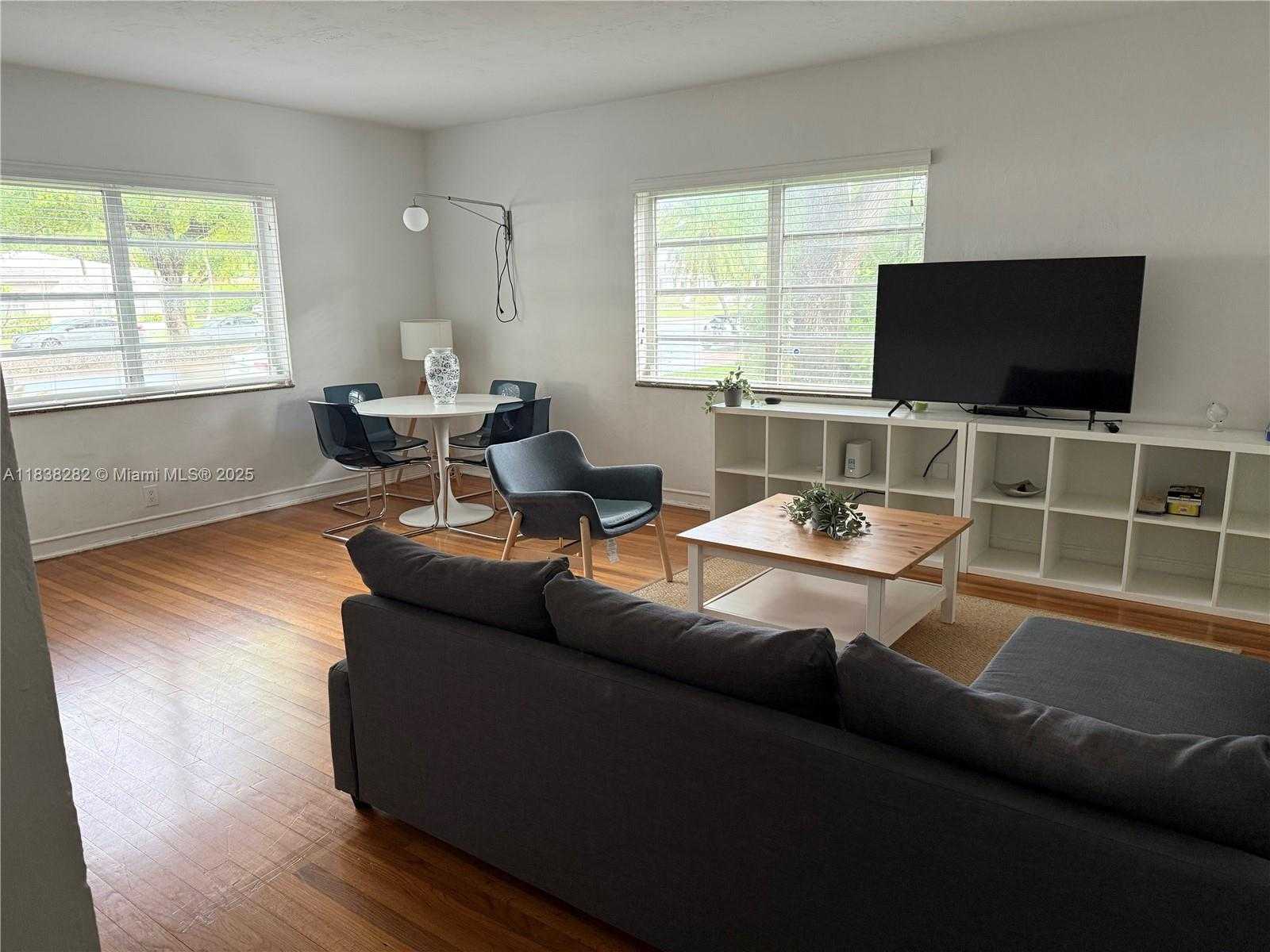 Small Image of 3909 PONCE DE LEON BLVD #2, Coral Gables Number 13
