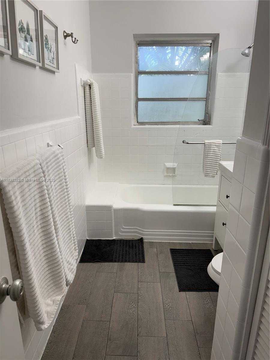 Small Image of 3909 PONCE DE LEON BLVD #2, Coral Gables Number 18