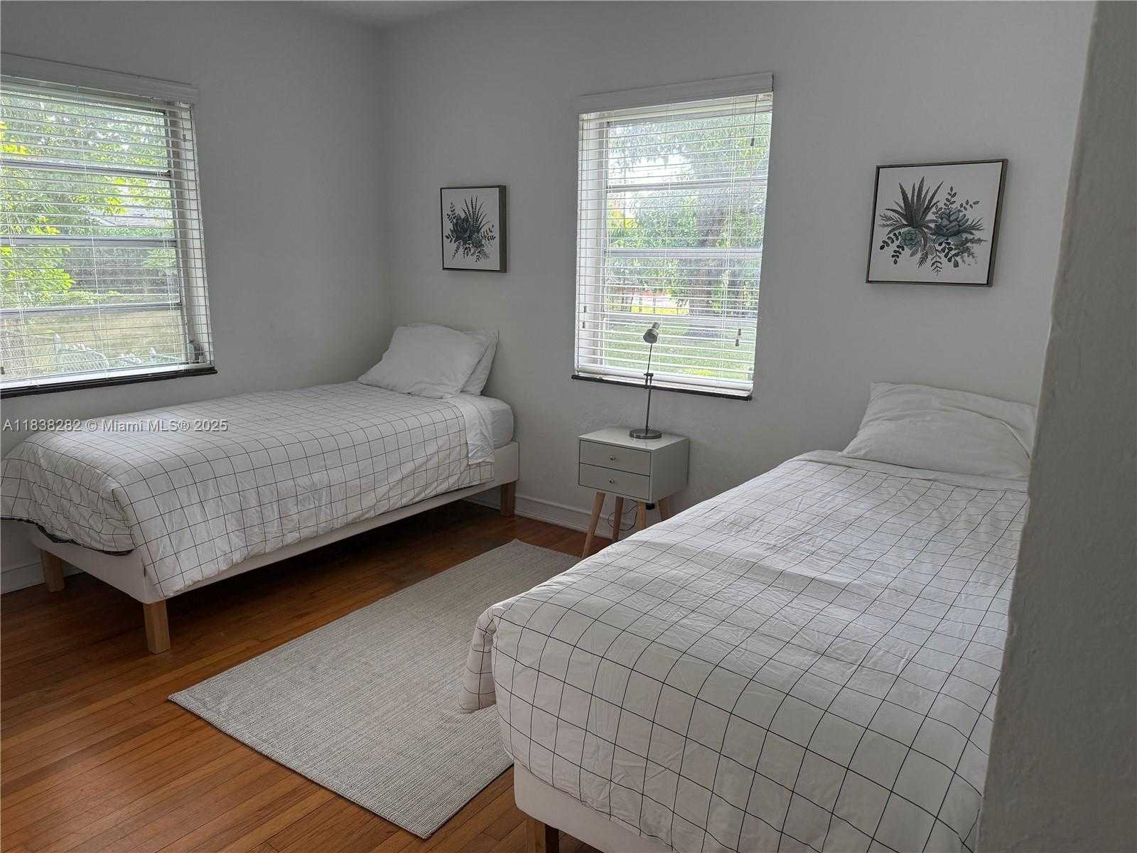 Small Image of 3909 PONCE DE LEON BLVD #2, Coral Gables Number 6