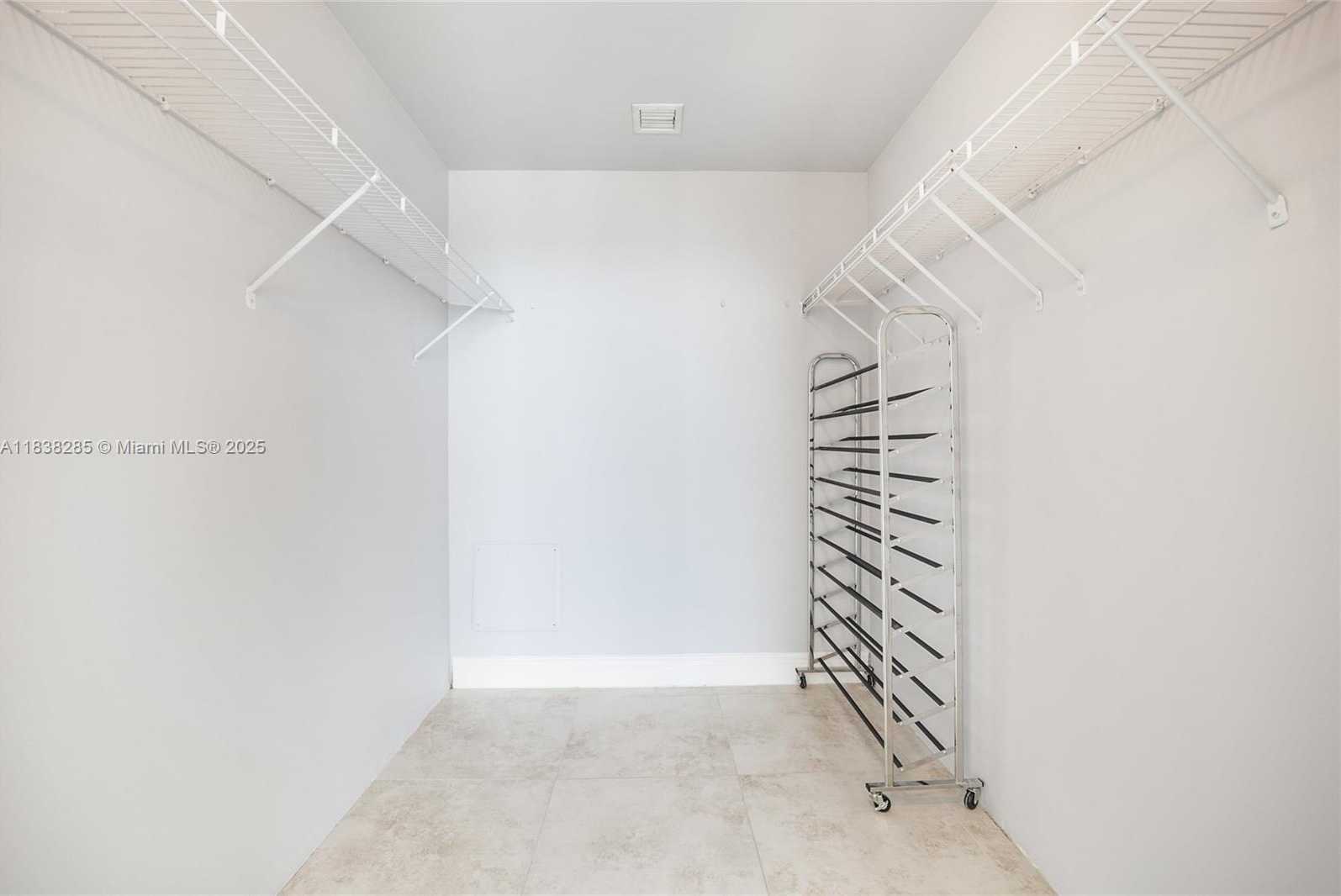Small Image of 888 BISCAYNE BLVD #2702, Miami Number 16