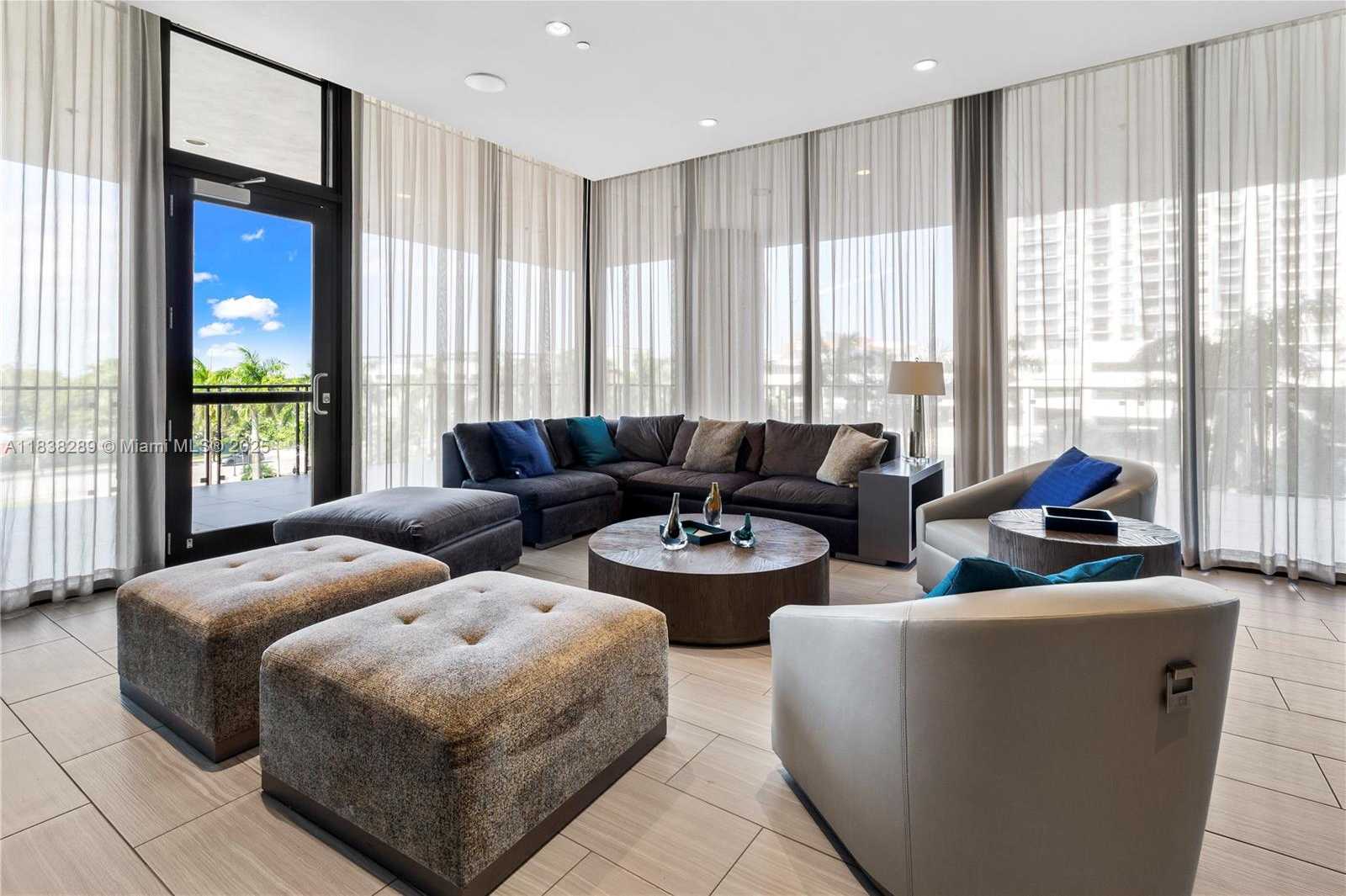 Small Image of 5300 PASEO BLVD #1214, Doral Number 27