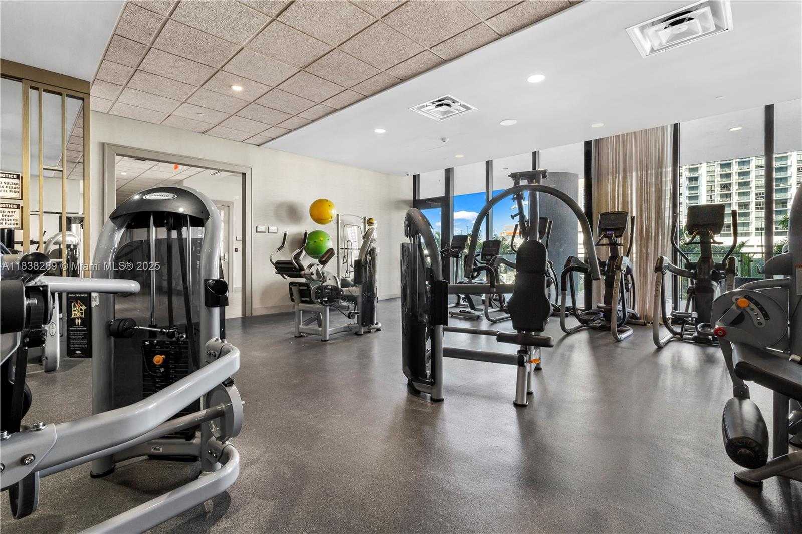 Small Image of 5300 PASEO BLVD #1214, Doral Number 28