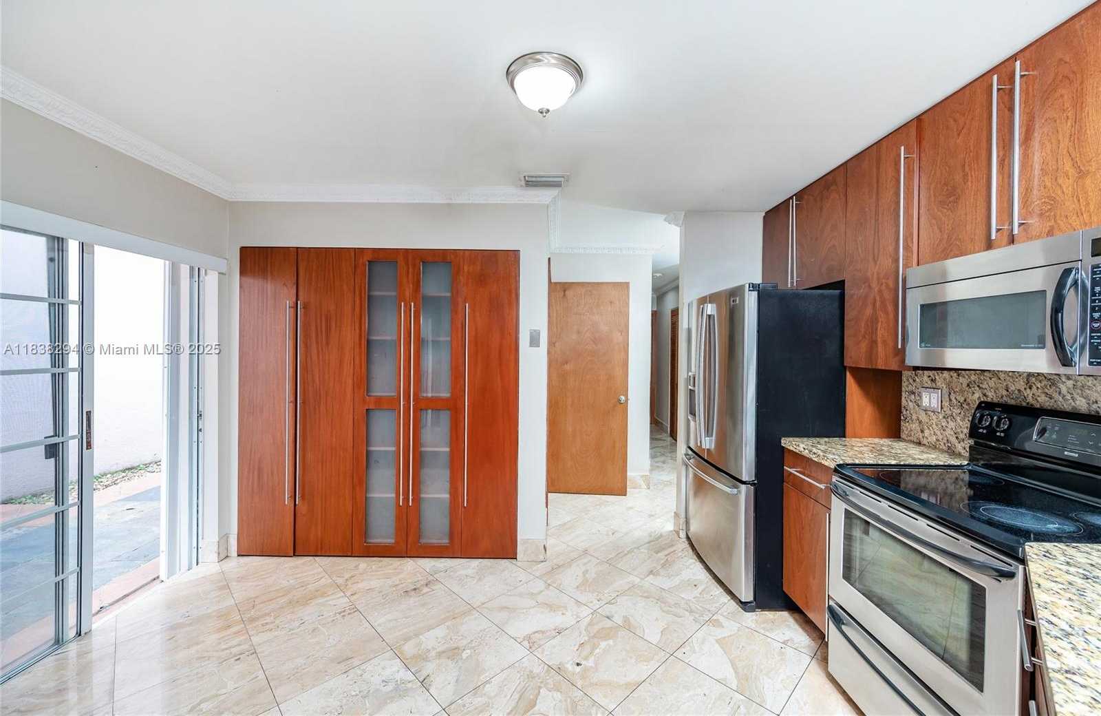 Small Image of 4725 NORTH WEST 103RD CT, Doral Number 10