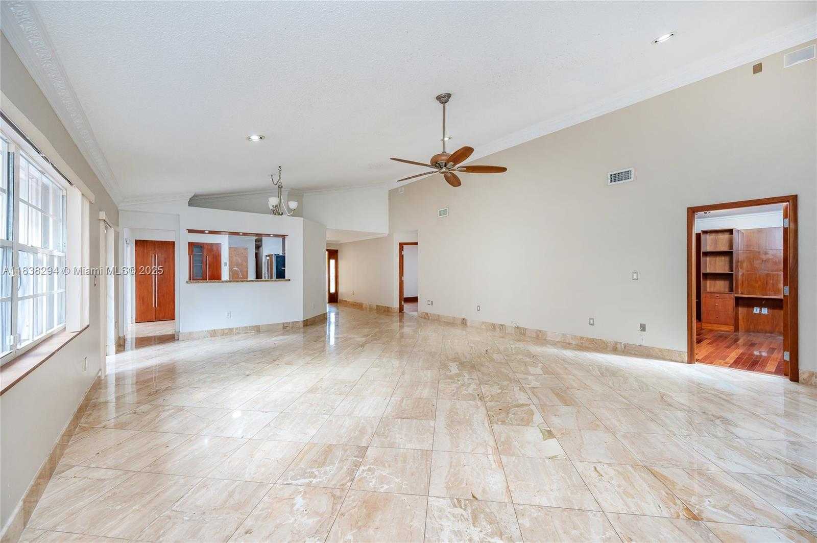 Small Image of 4725 NORTH WEST 103RD CT, Doral Number 12