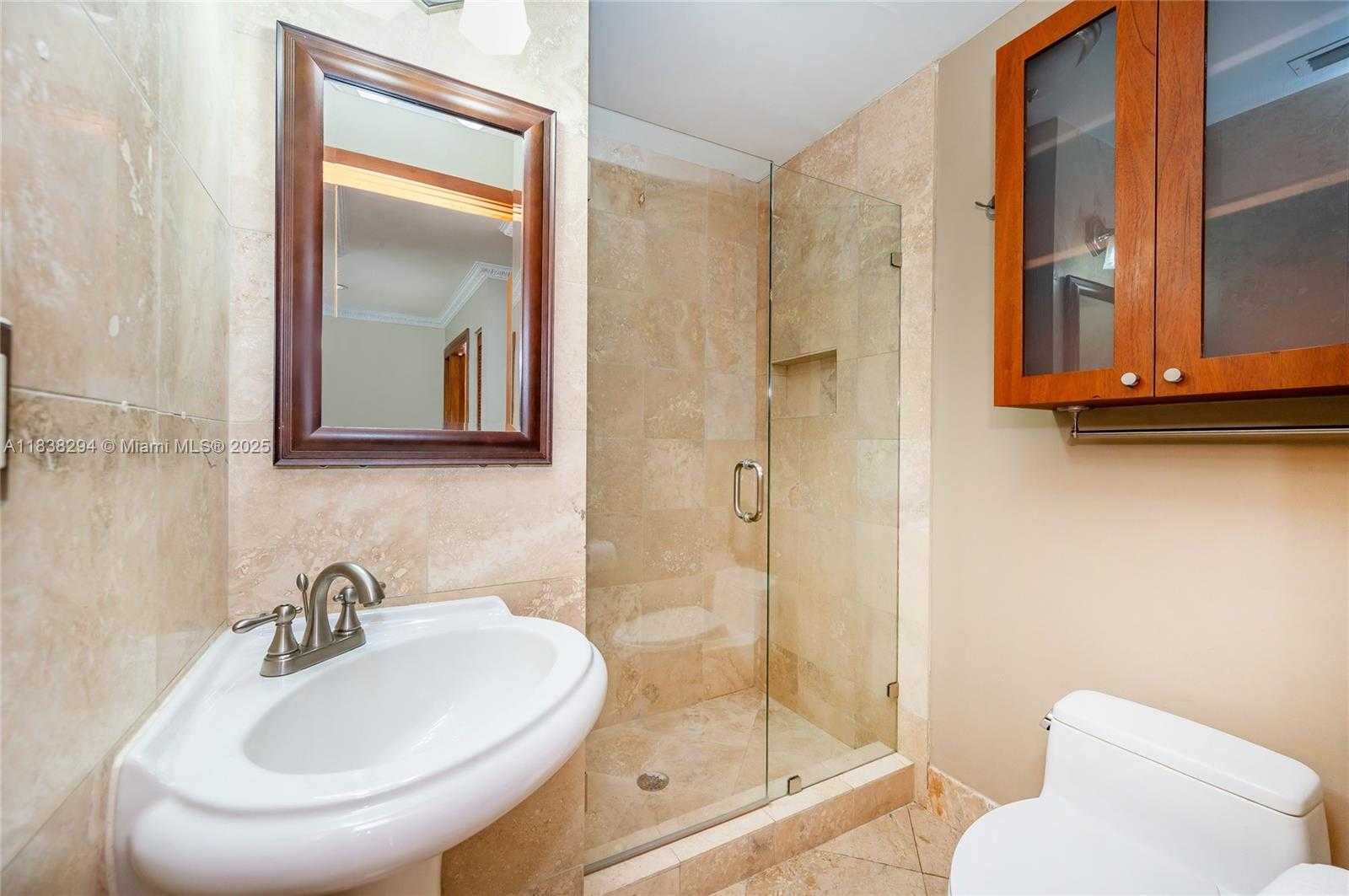 Small Image of 4725 NORTH WEST 103RD CT, Doral Number 19