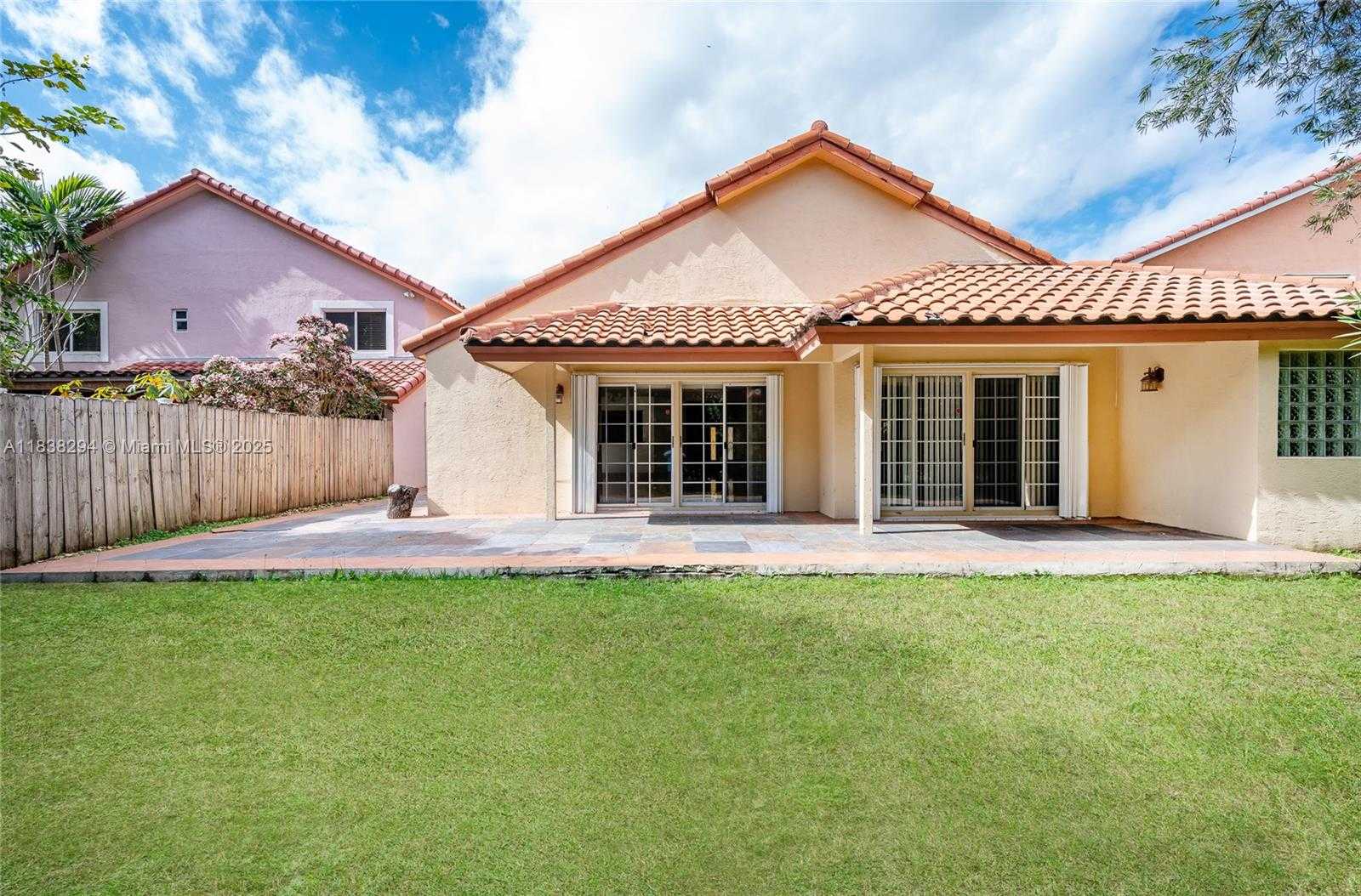 Small Image of 4725 NORTH WEST 103RD CT, Doral Number 2