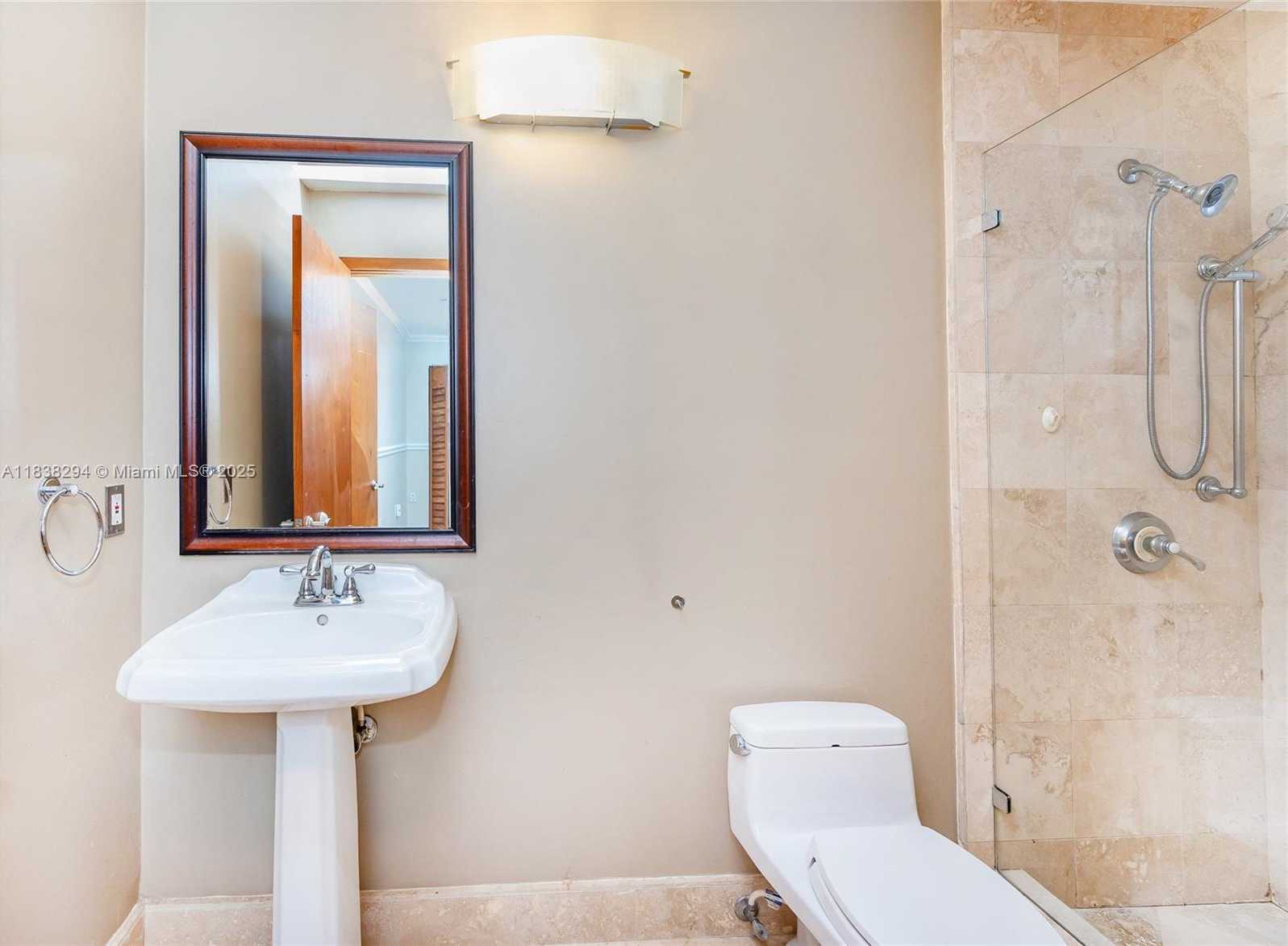 Small Image of 4725 NORTH WEST 103RD CT, Doral Number 22