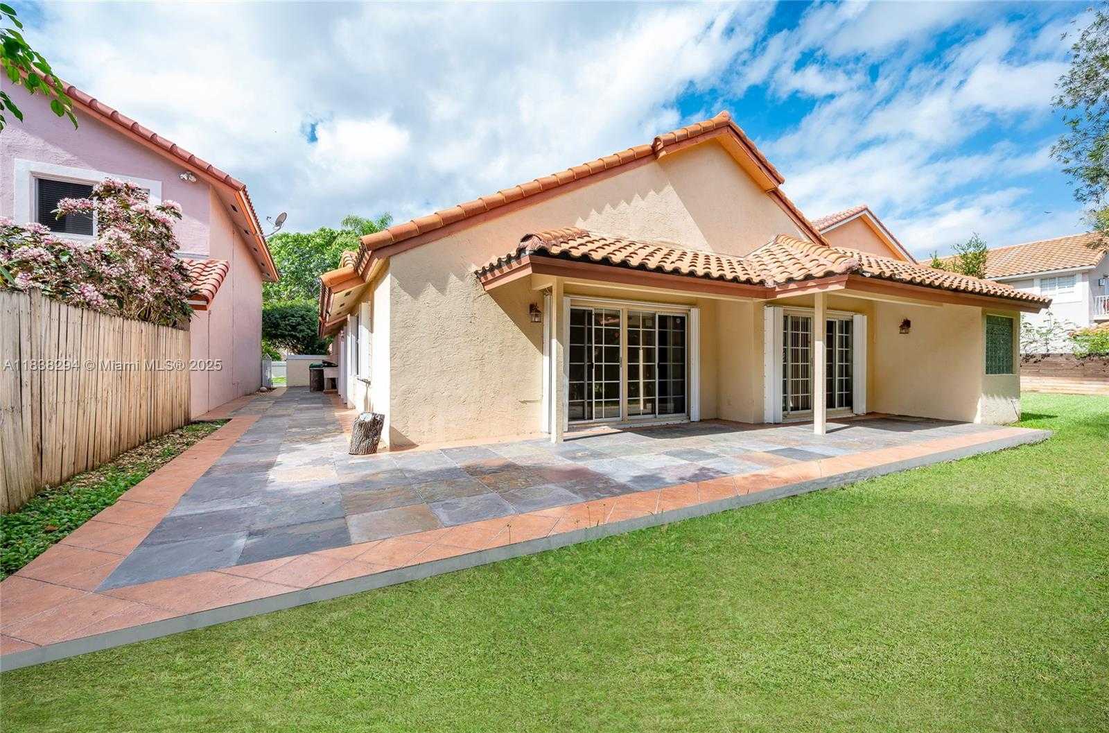 Small Image of 4725 NORTH WEST 103RD CT, Doral Number 28