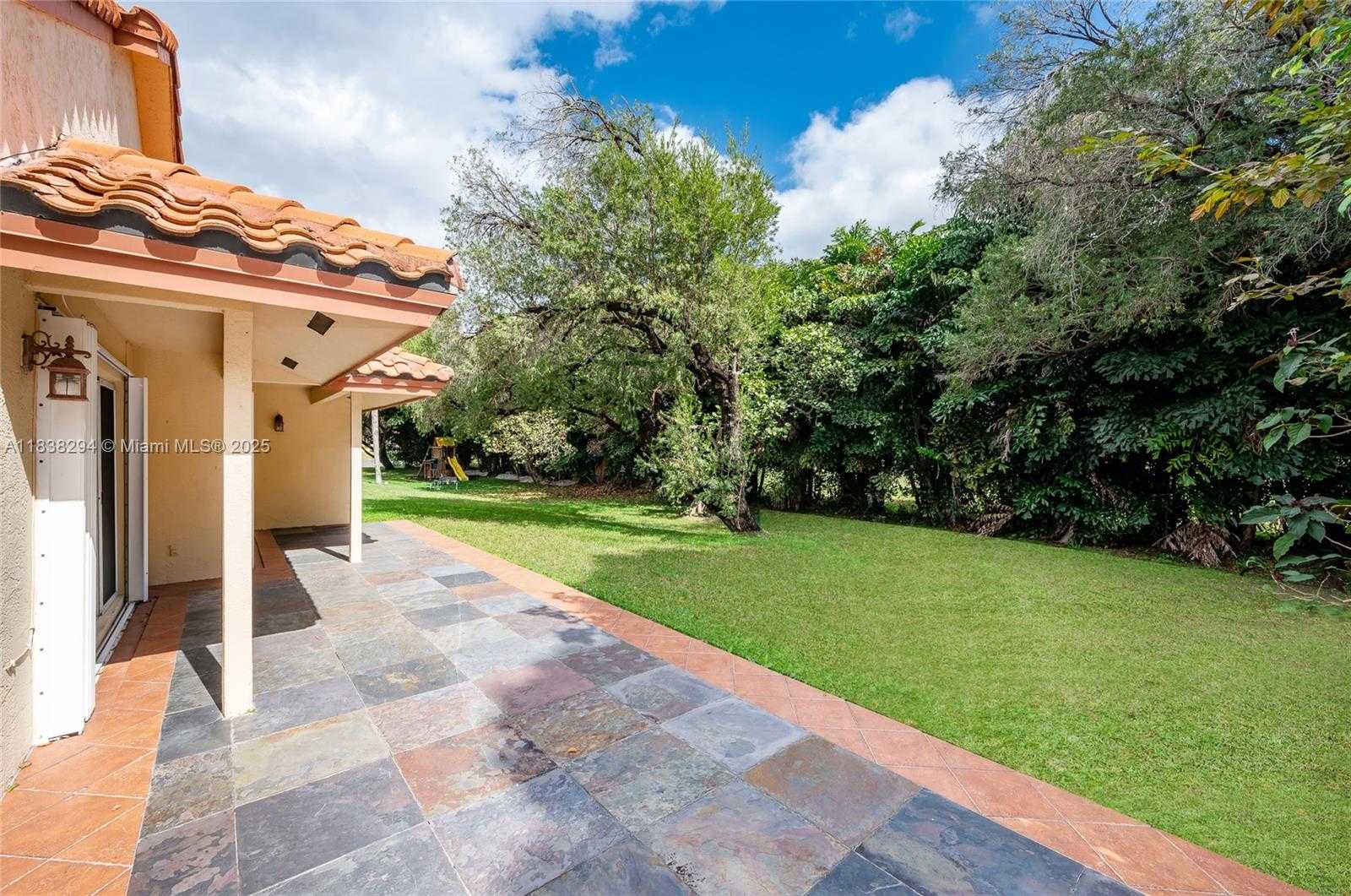 Small Image of 4725 NORTH WEST 103RD CT, Doral Number 29