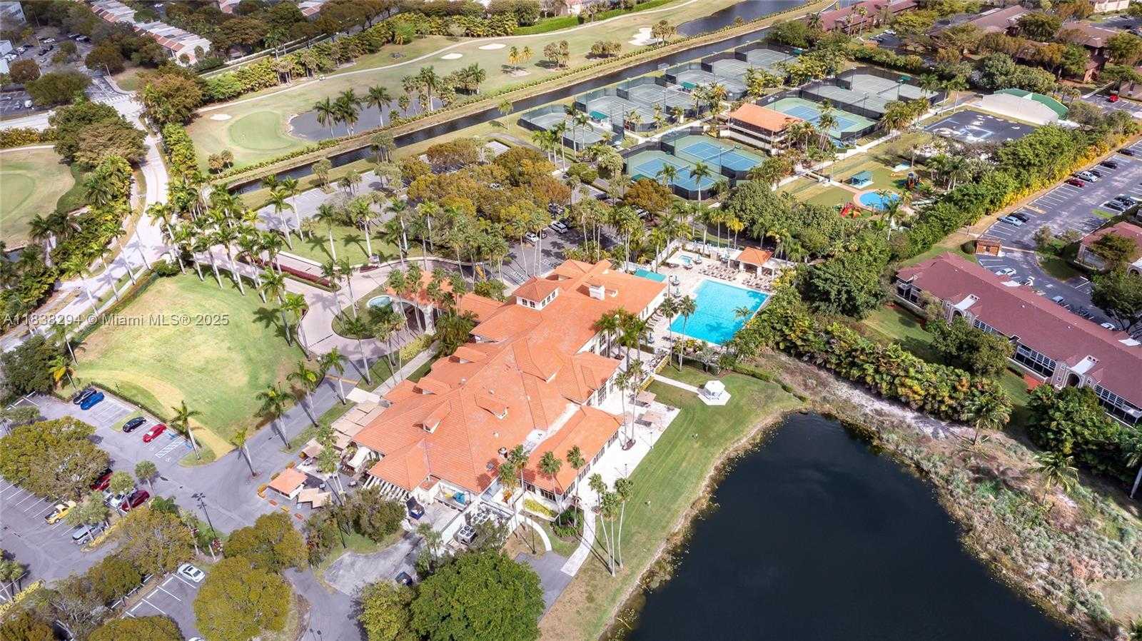 Small Image of 4725 NORTH WEST 103RD CT, Doral Number 35