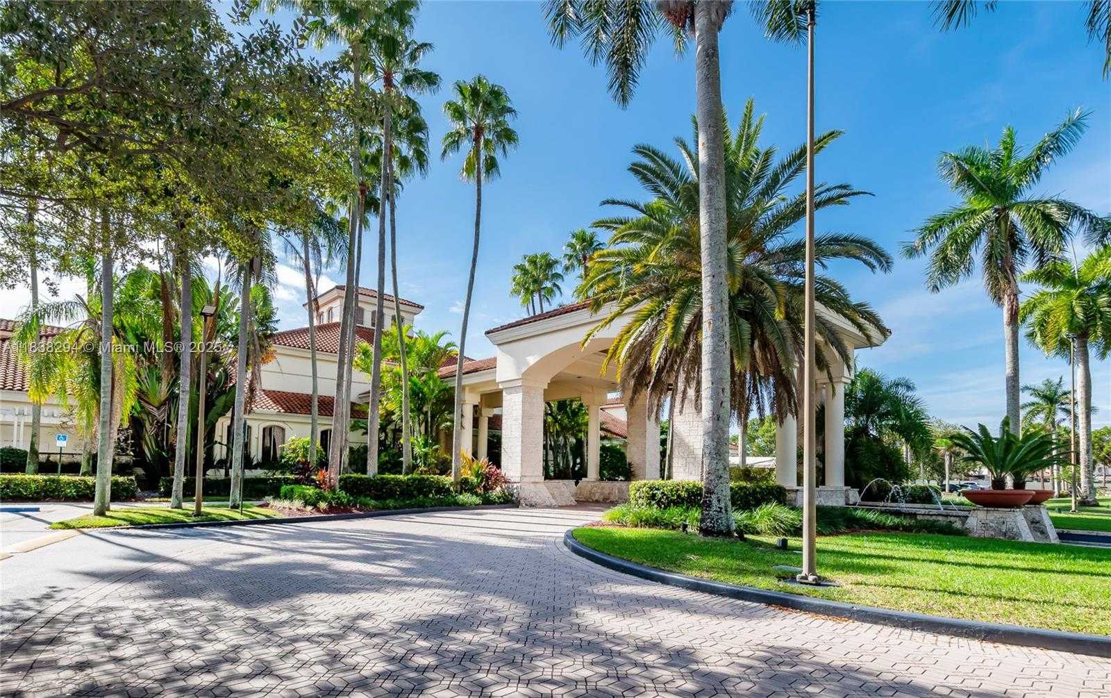 Small Image of 4725 NORTH WEST 103RD CT, Doral Number 37
