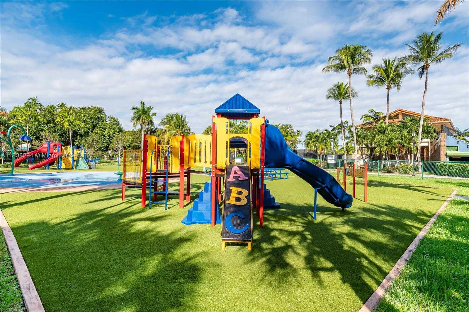 Small Image of 4725 NORTH WEST 103RD CT, Doral Number 45