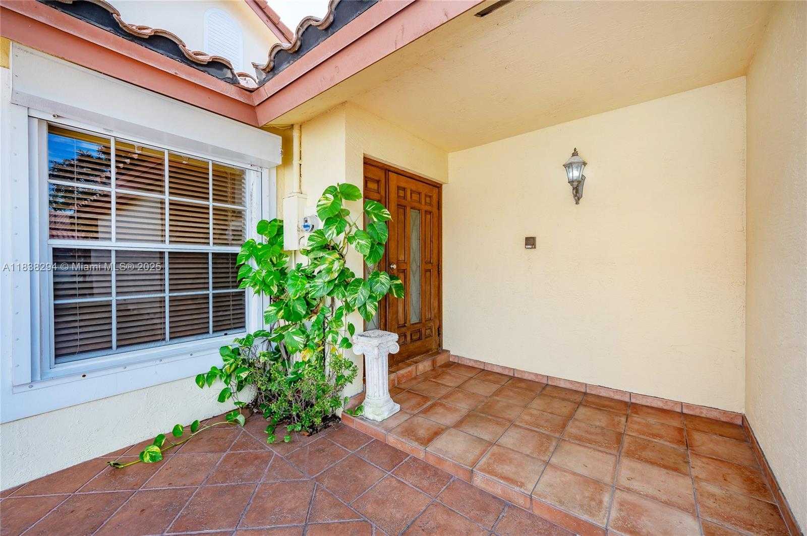 Small Image of 4725 NORTH WEST 103RD CT, Doral Number 7