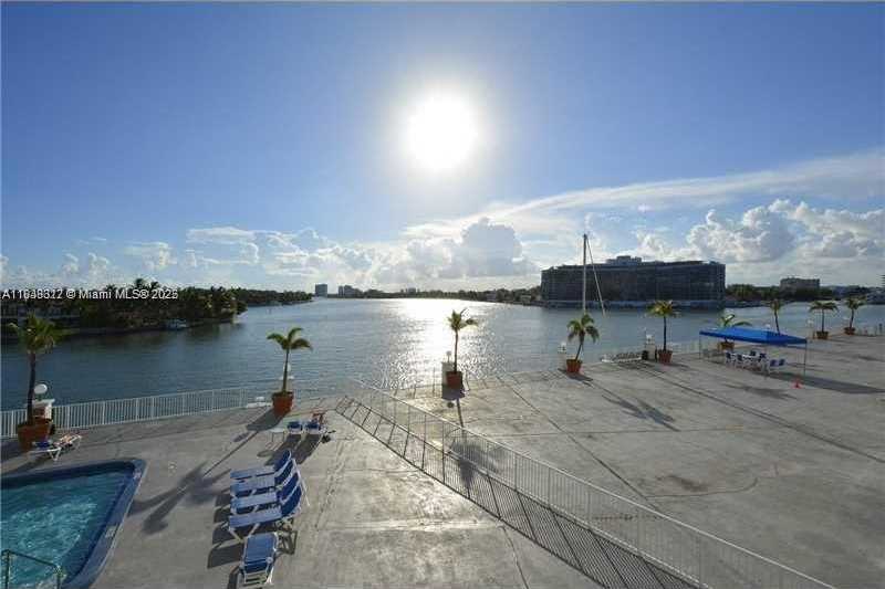 Small Image of 6770 EAST INDIAN CREEK DR #5P, Miami Beach Number 2