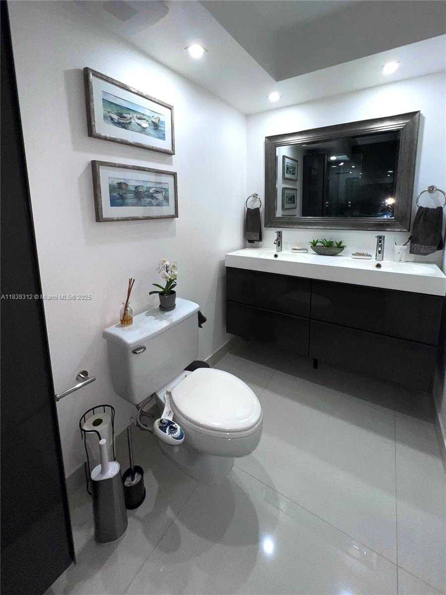 Small Image of 6770 EAST INDIAN CREEK DR #5P, Miami Beach Number 21