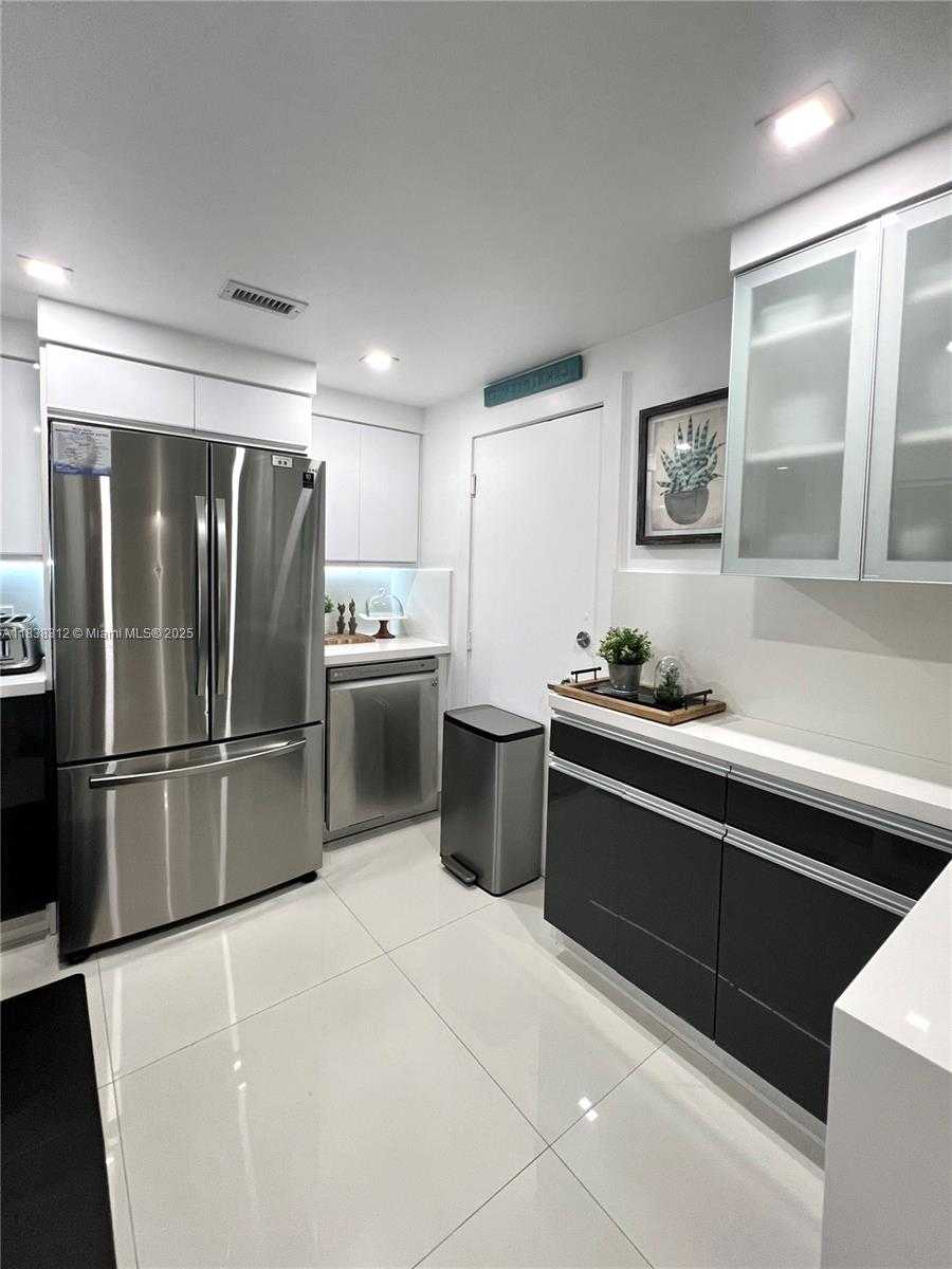Small Image of 6770 EAST INDIAN CREEK DR #5P, Miami Beach Number 5