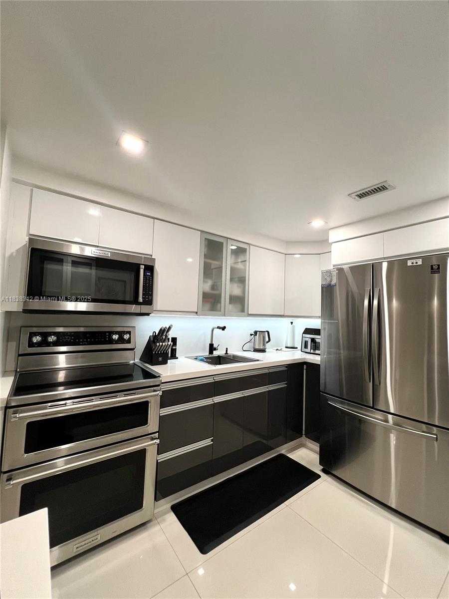 Small Image of 6770 EAST INDIAN CREEK DR #5P, Miami Beach Number 6