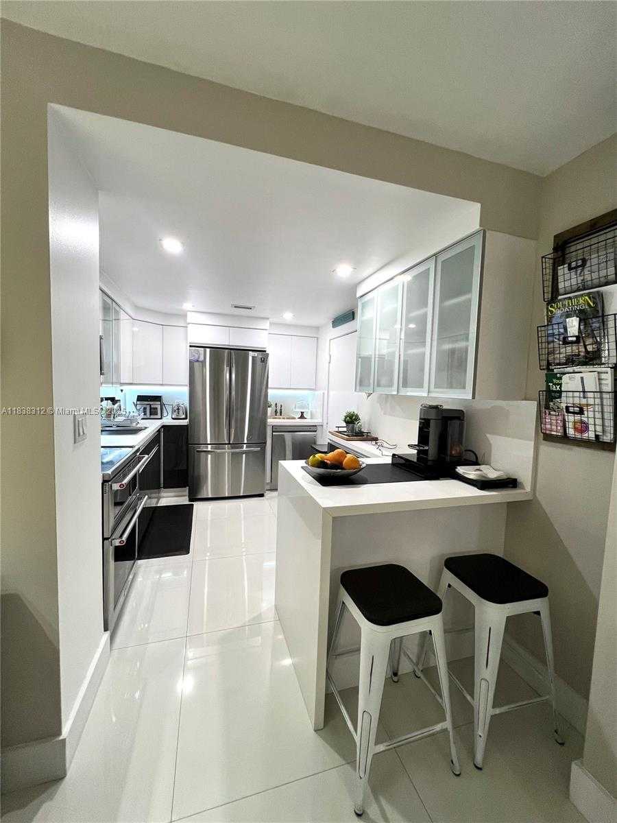 Small Image of 6770 EAST INDIAN CREEK DR #5P, Miami Beach Number 7