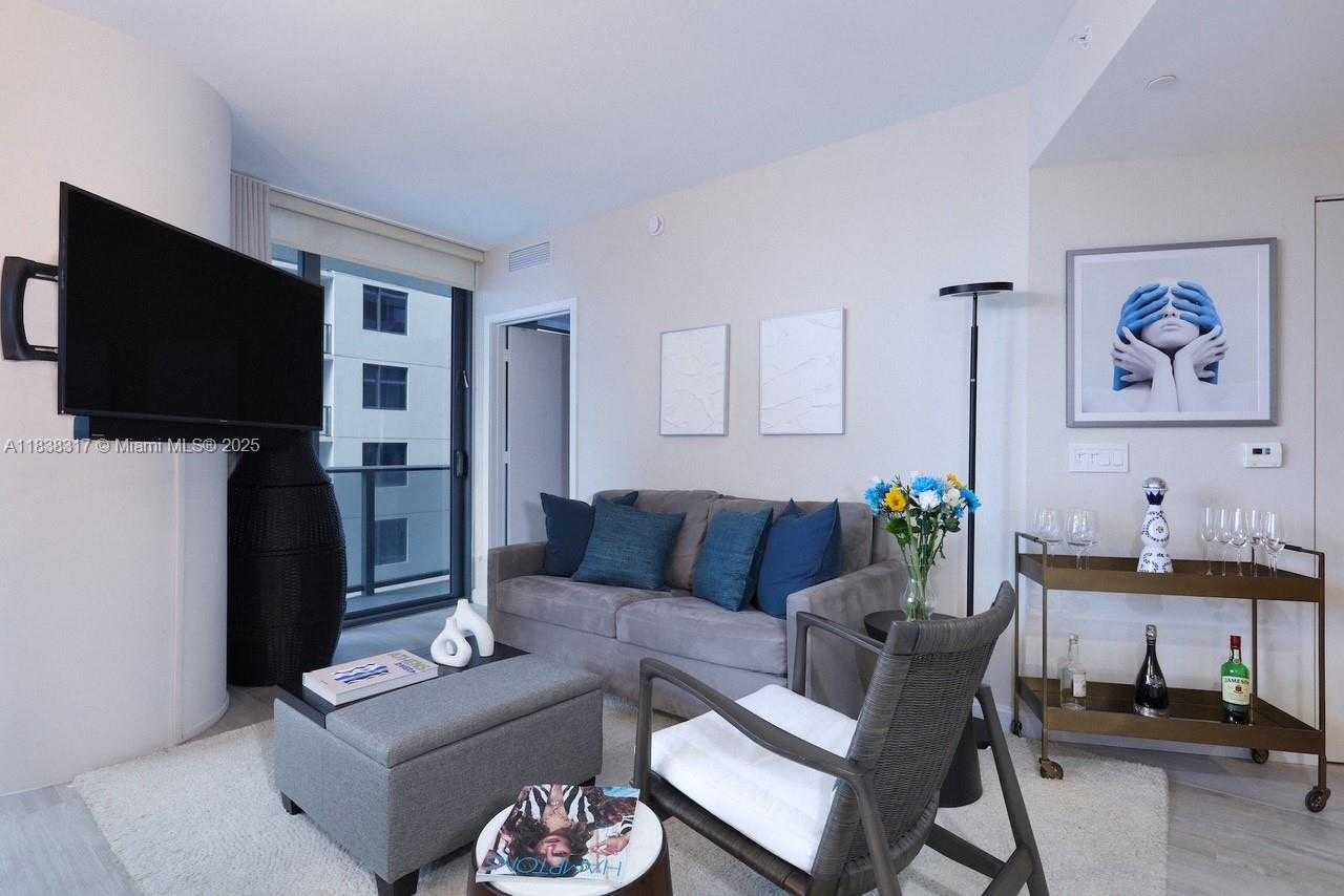 Small Image of 55 SOUTH WEST 9TH ST #1808, Miami Number 4