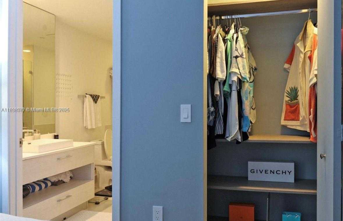 Small Image of 55 SOUTH WEST 9TH ST #1808, Miami Number 9