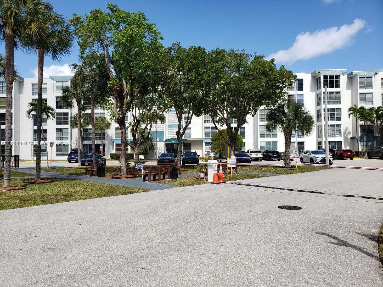 Small Image of 200 177TH #402, Sunny Isles Beach Number 11