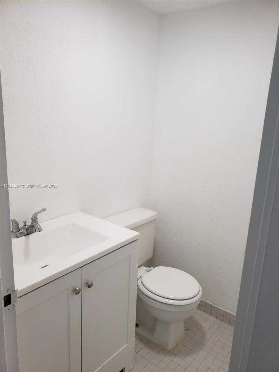 Small Image of 200 177TH #402, Sunny Isles Beach Number 7