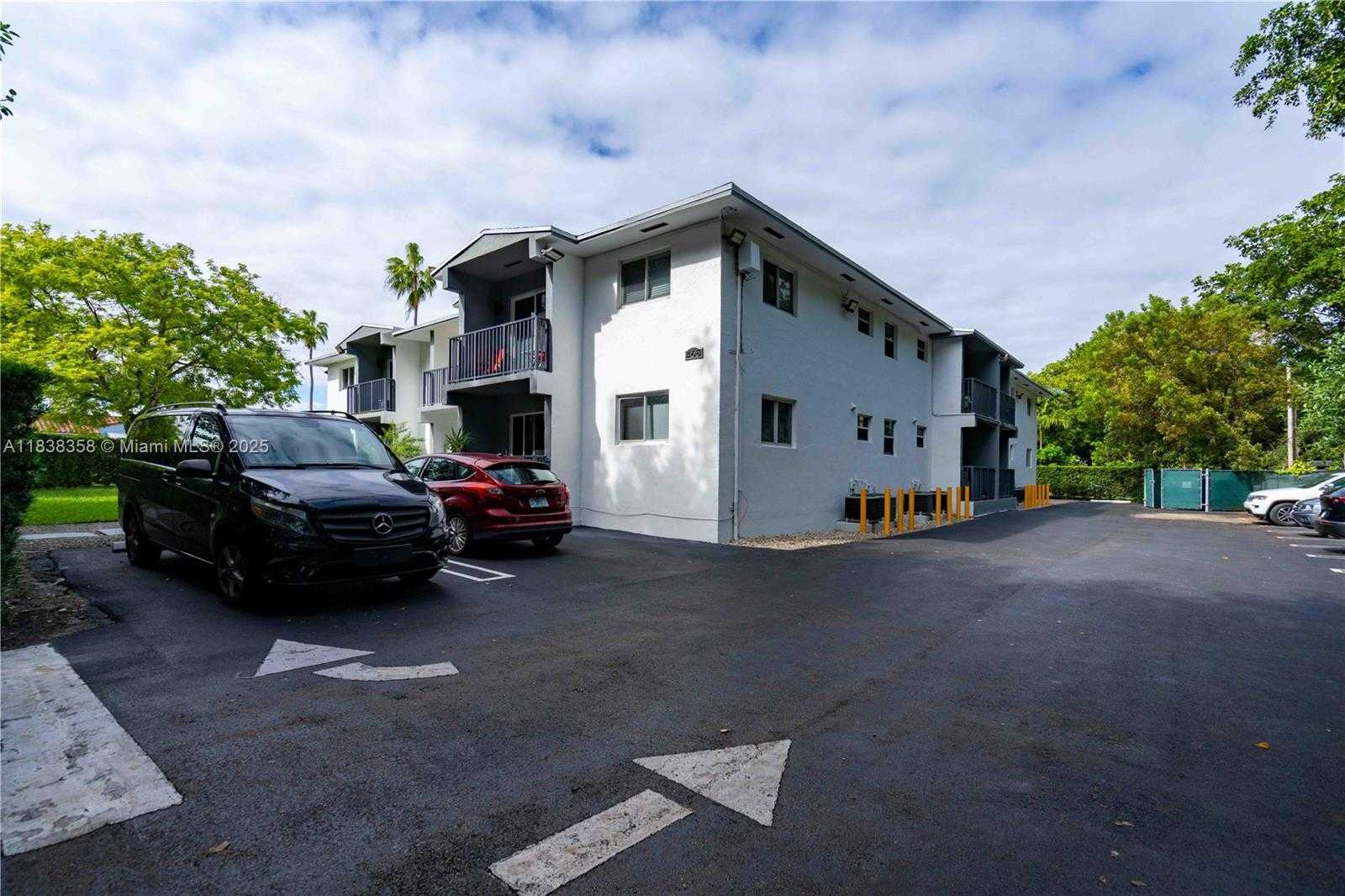 Small Image of 465 NORTH EAST 59TH ST #15, Miami Number 17
