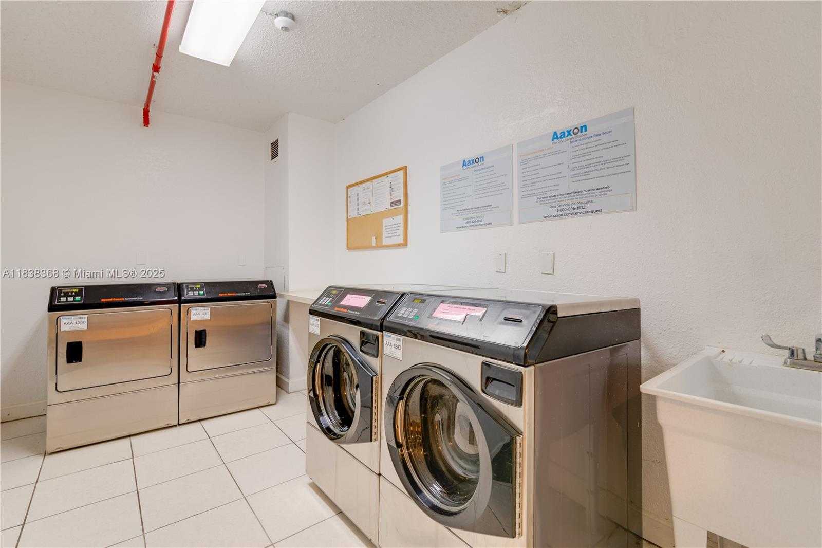 Small Image of 3001 SOUTH OCEAN DR #335, Hollywood Number 25