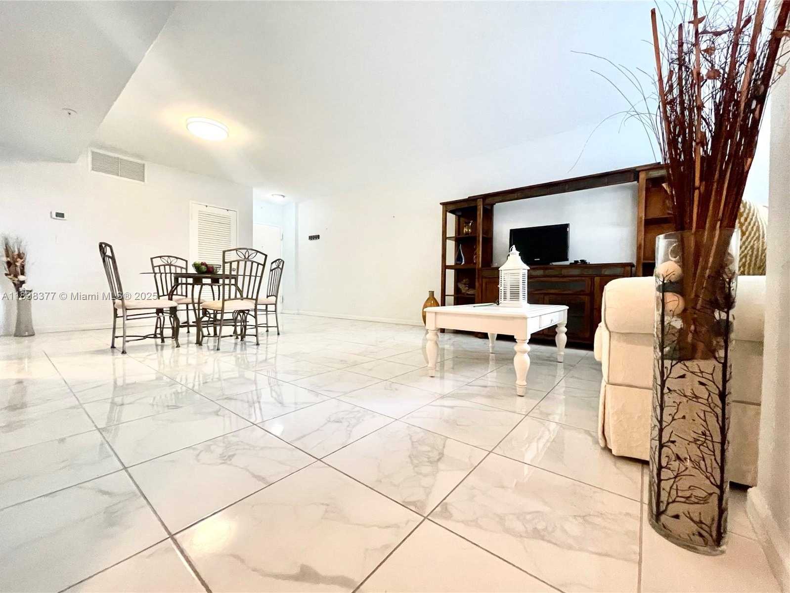 Small Image of 3001 SOUTH OCEAN DR #235, Hollywood Number 7