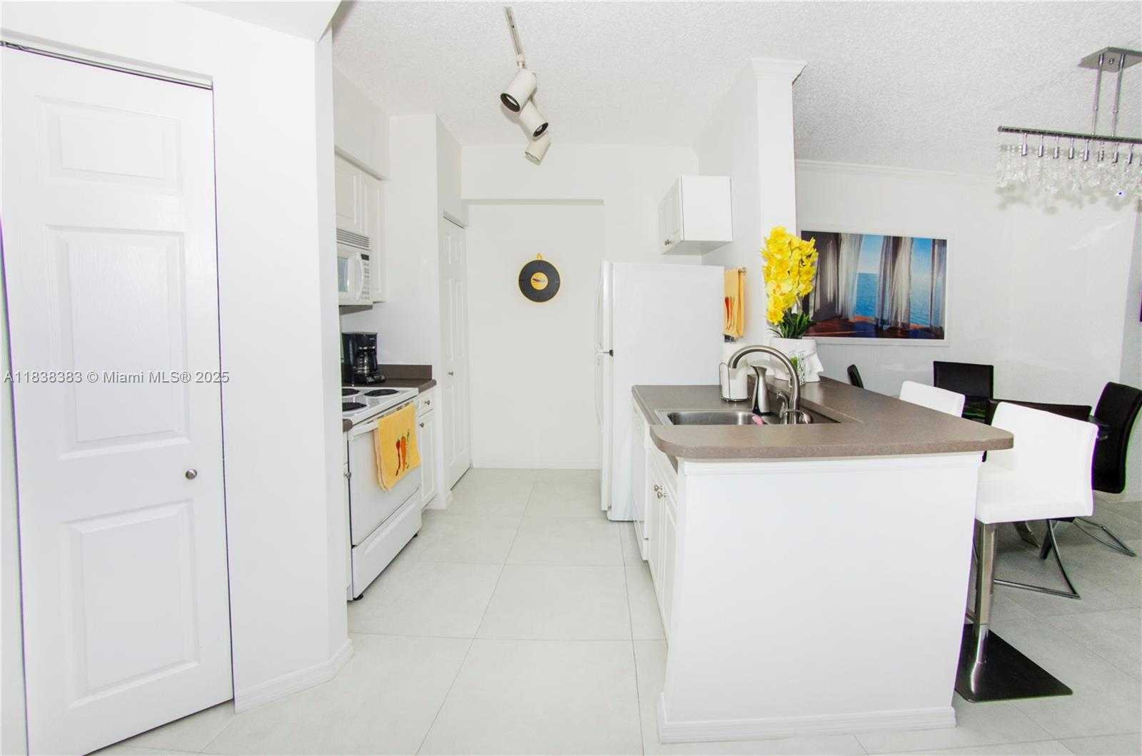 Small Image of 17145 NORTH BAY RD #4402, Sunny Isles Beach Number 17