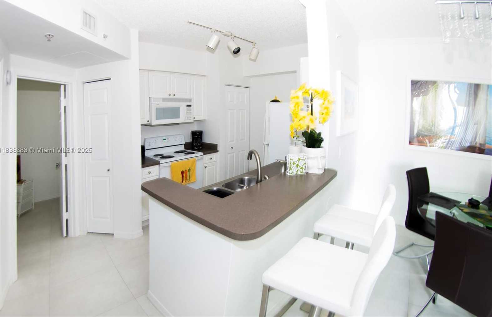 Small Image of 17145 NORTH BAY RD #4402, Sunny Isles Beach Number 7