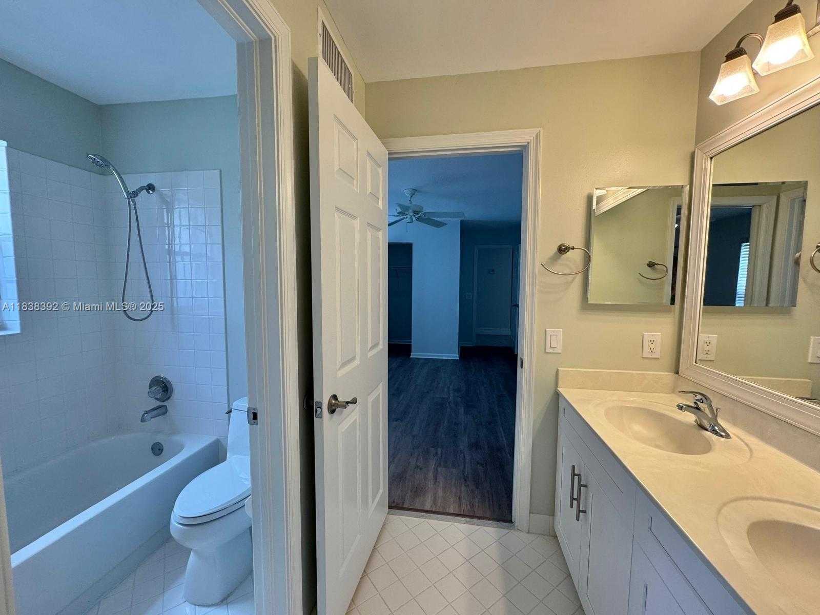 Small Image of 794 LAKE BLVD #794, Weston Number 10