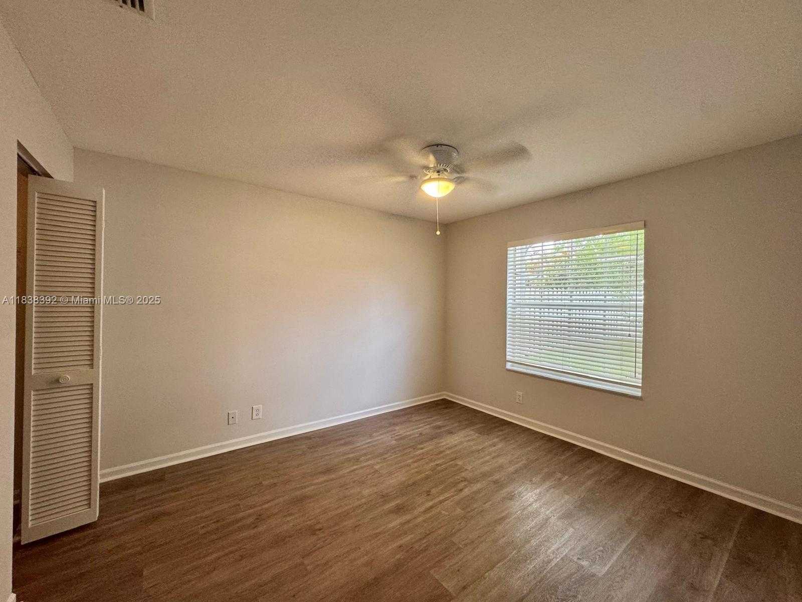 Small Image of 794 LAKE BLVD #794, Weston Number 11