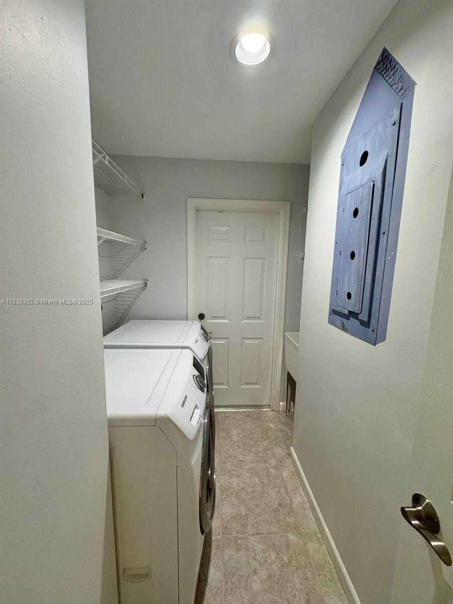 Small Image of 794 LAKE BLVD #794, Weston Number 15
