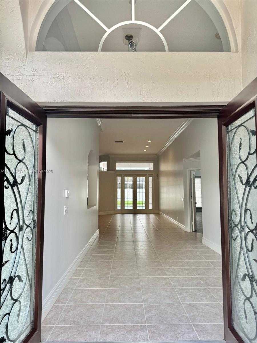 Small Image of 794 LAKE BLVD #794, Weston Number 2