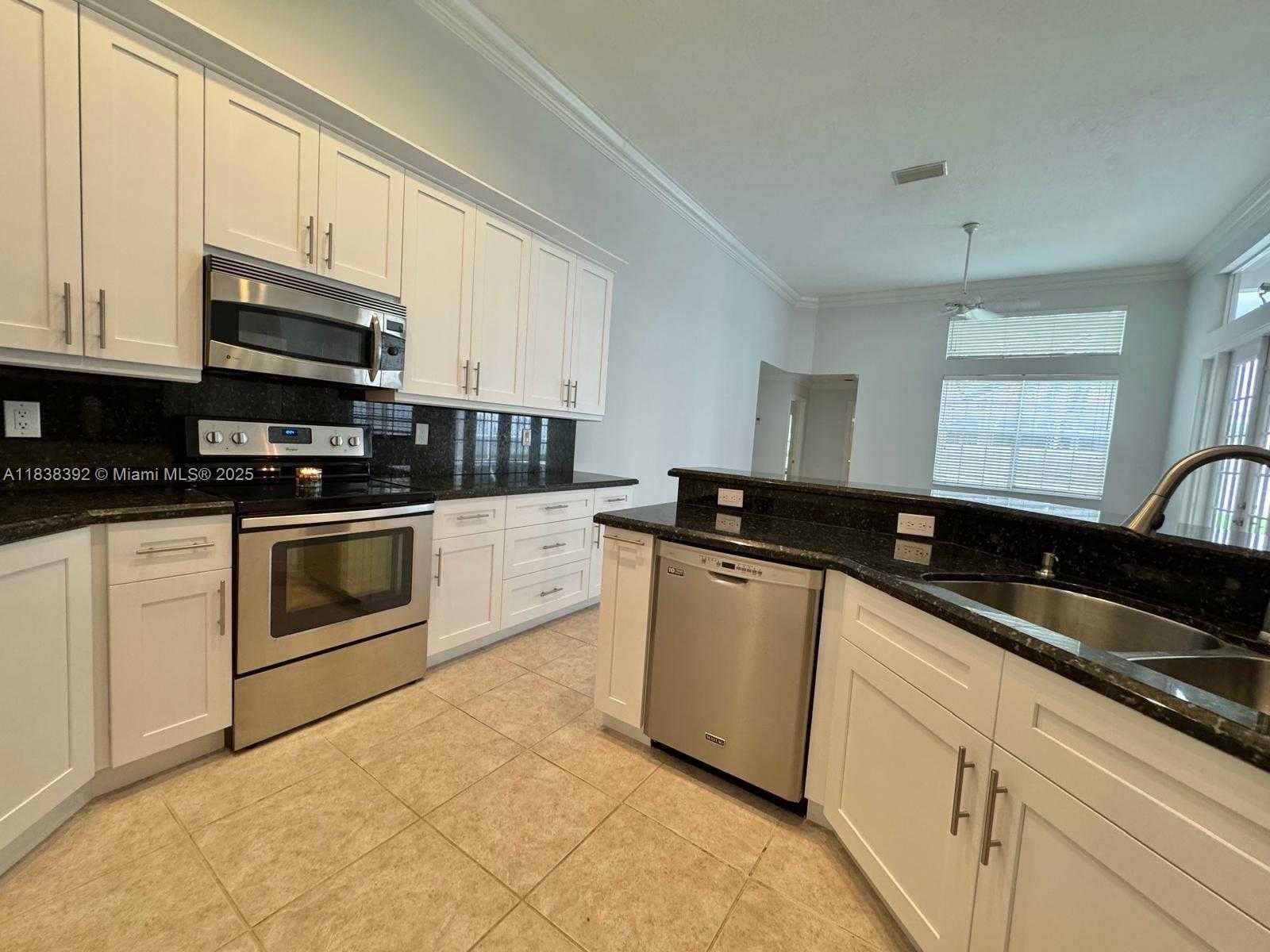 Small Image of 794 LAKE BLVD #794, Weston Number 5