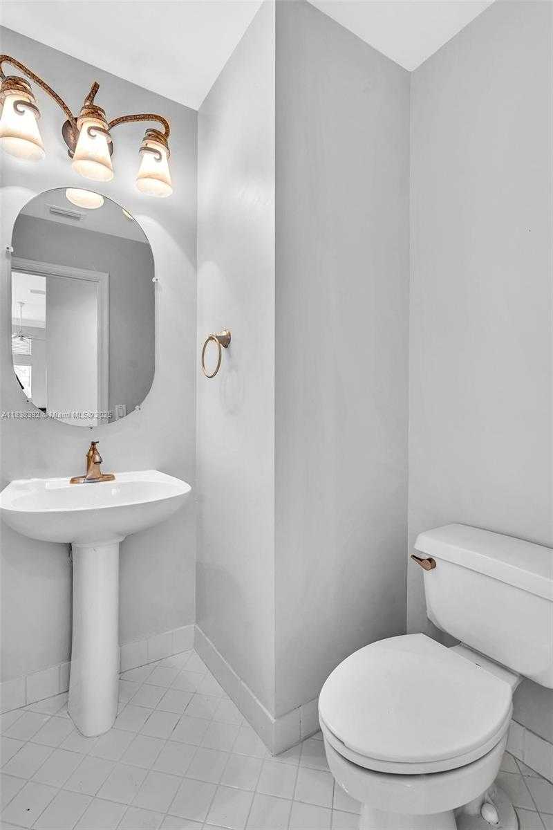 Small Image of 794 LAKE BLVD #794, Weston Number 52